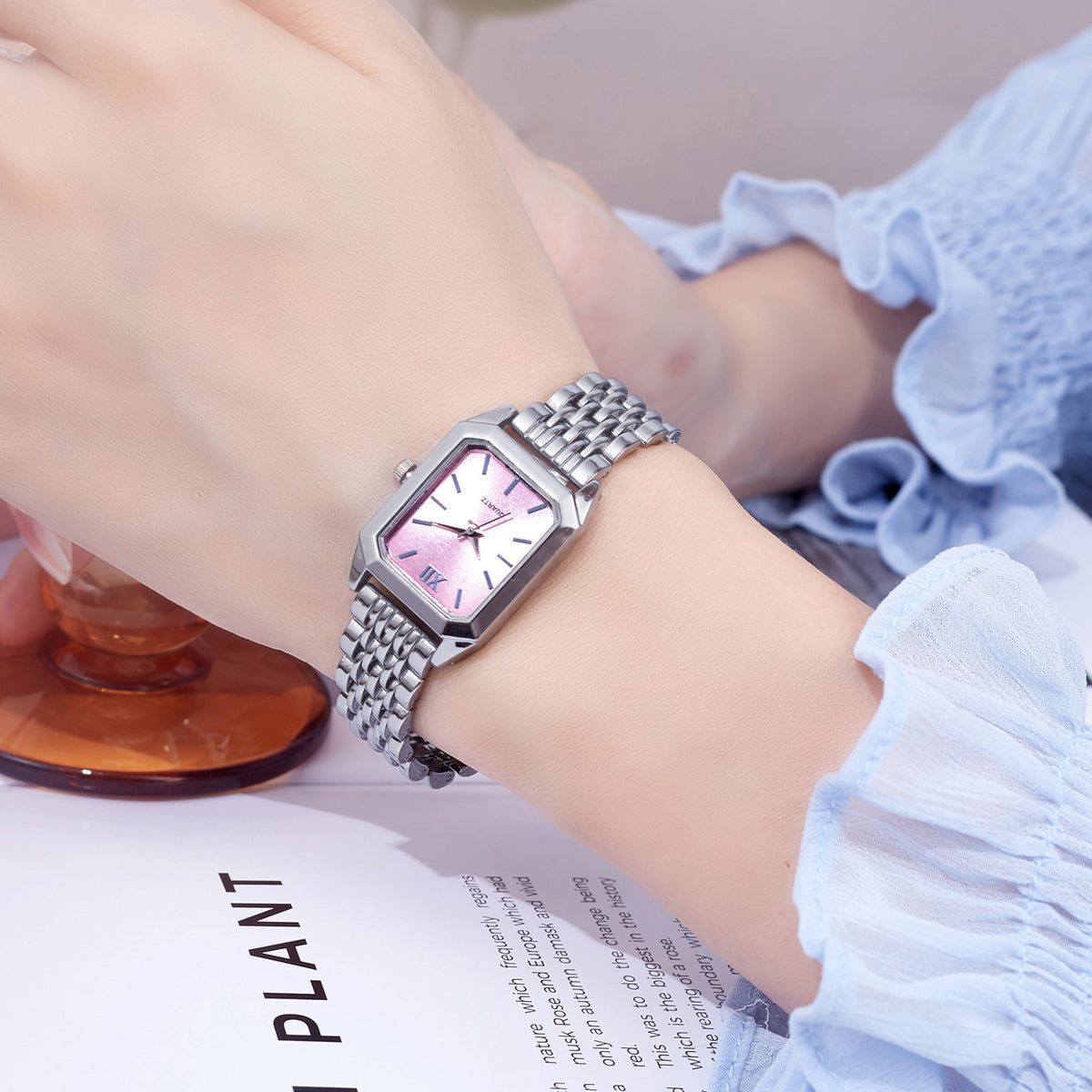 Fashion Square Steel Band Ladies Quartz Watch