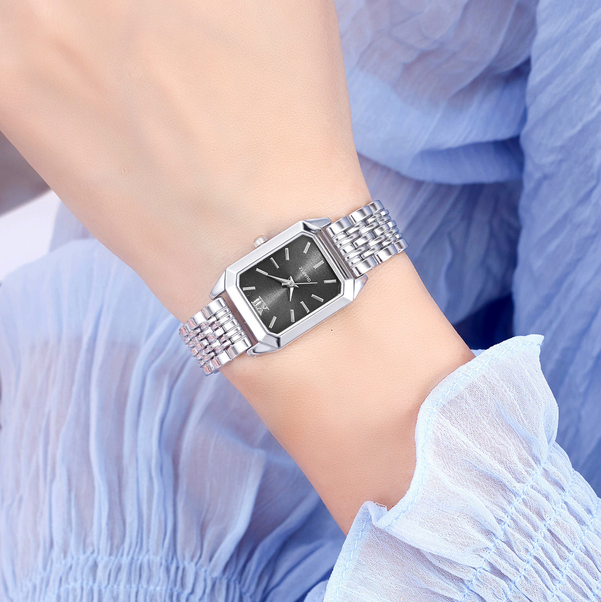 Fashion Square Steel Band Ladies Quartz Watch